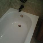 BRIGGS WHITE PORCELIAN ENAMELED STEEL TUB WITH NEW DRAIN KIT